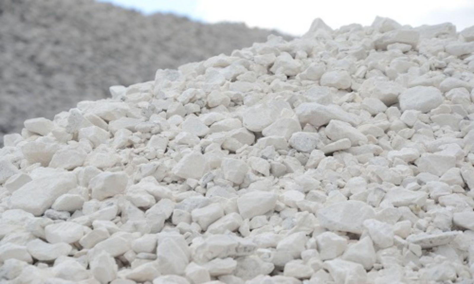 Известь строительная негашеная комовая, сорт 1. Поставки извести. Известь гашеная, 30 кг. Известь негашеная в биг бегах. Известь гашеная пушонка.