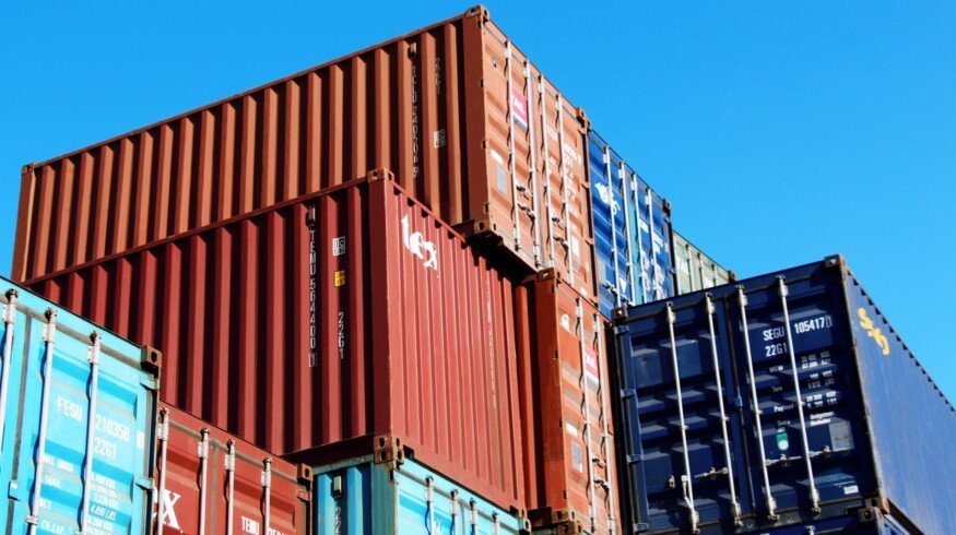 Azerbaijan has started to transport carbamide by containers