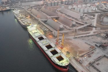 Nika-Tera resumes fertilizer transshipment