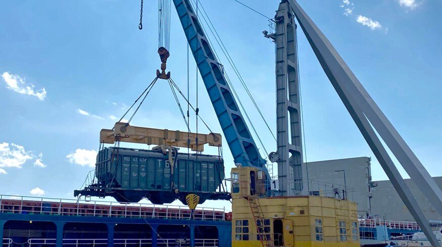 Togliattiazot resumes carbamide deliveries by river