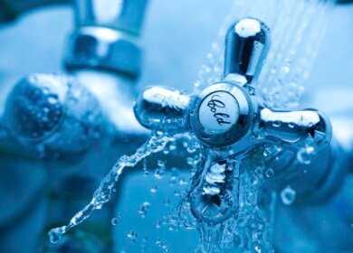 Hydrometallurgical plant is sued for water consumption