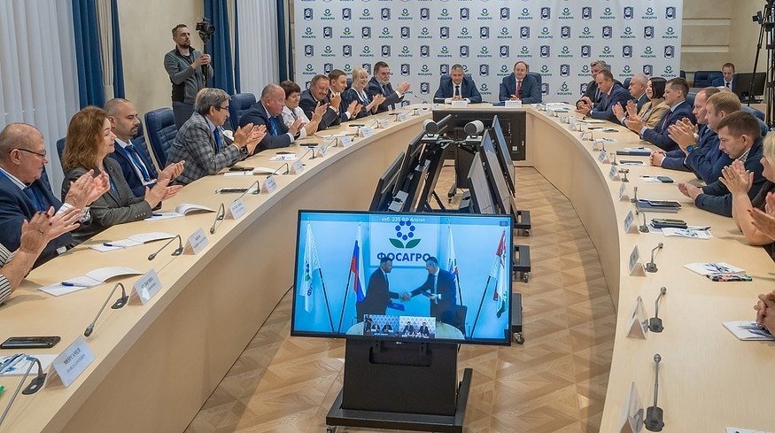 PhosAgro Signs New Collective Agreements With Its Employees