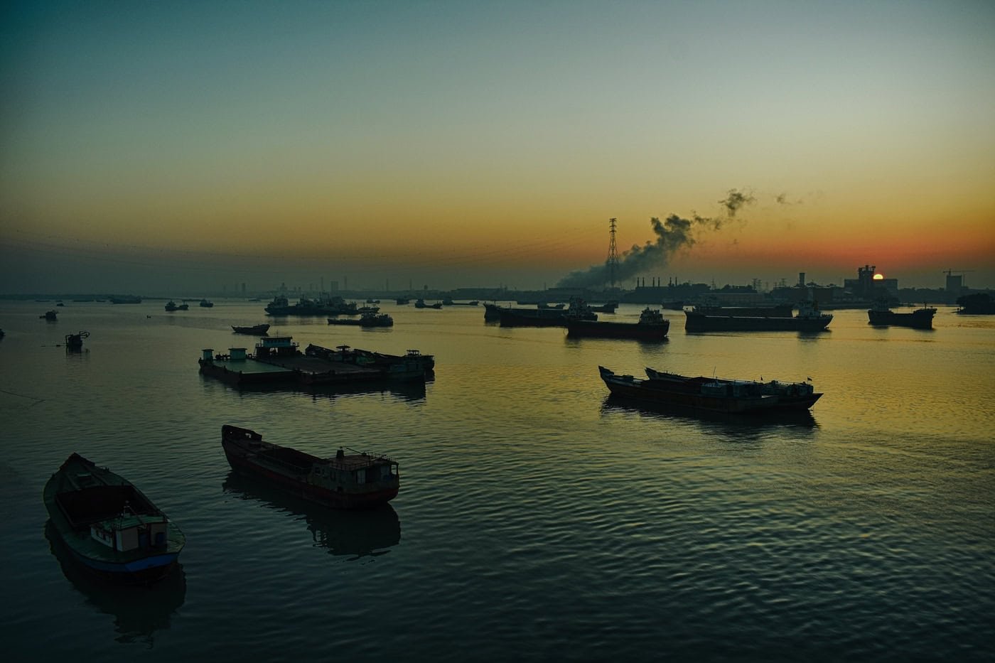 Fertilizer vessel sinks in Bangladesh disrupting supply chain