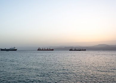 US warns ships to stay well away from Bab al-Mandeb Strait
