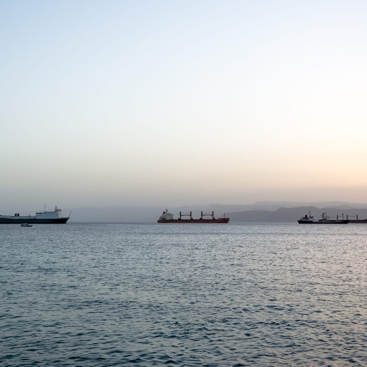 US warns ships to stay well away from Bab al-Mandeb Strait