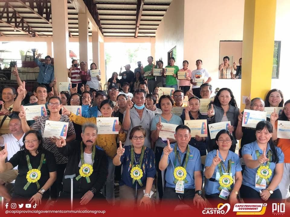 Filipino farmers receive $100k worth of agricultural equipment