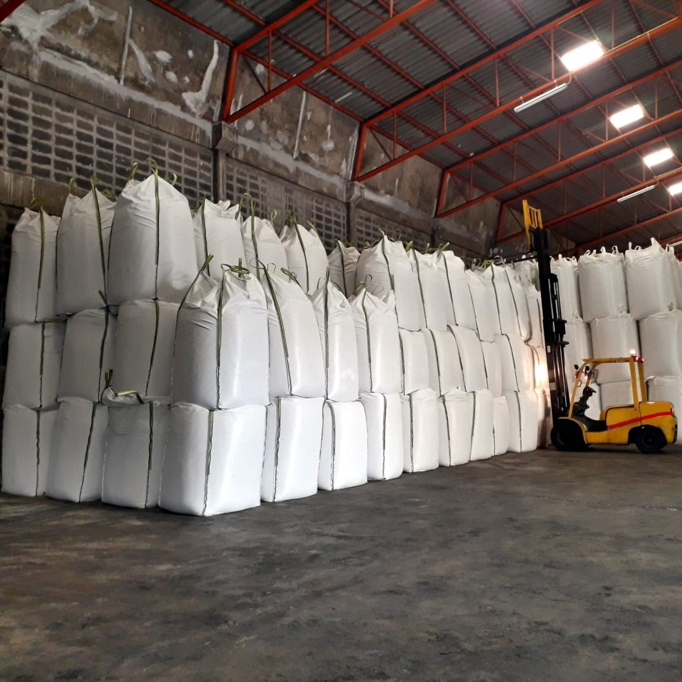 Urea eases to $443/t as Hormuz negotiations and China’s export surge quiet global supply fears