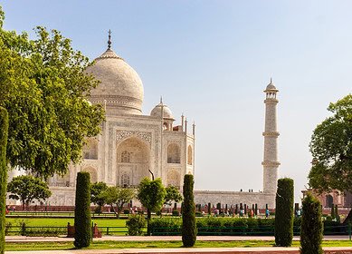 India aims to halt urea imports by 2025 with a shift to green production
