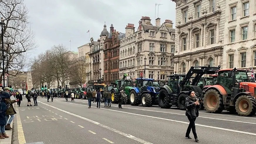 Farmers blocked London streets with tractors protesting against new tax regulations