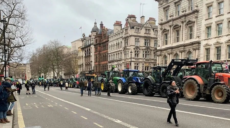 Farmers blocked London streets with tractors protesting against new tax regulations