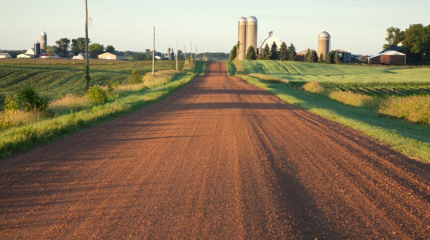 Minnesota farmers face rising debt and seek state intervention amid trade tensions