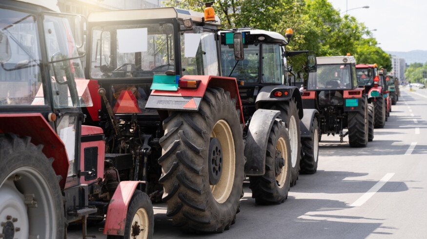 Greek farmers block motorway as subsidy fraud fallout deepens