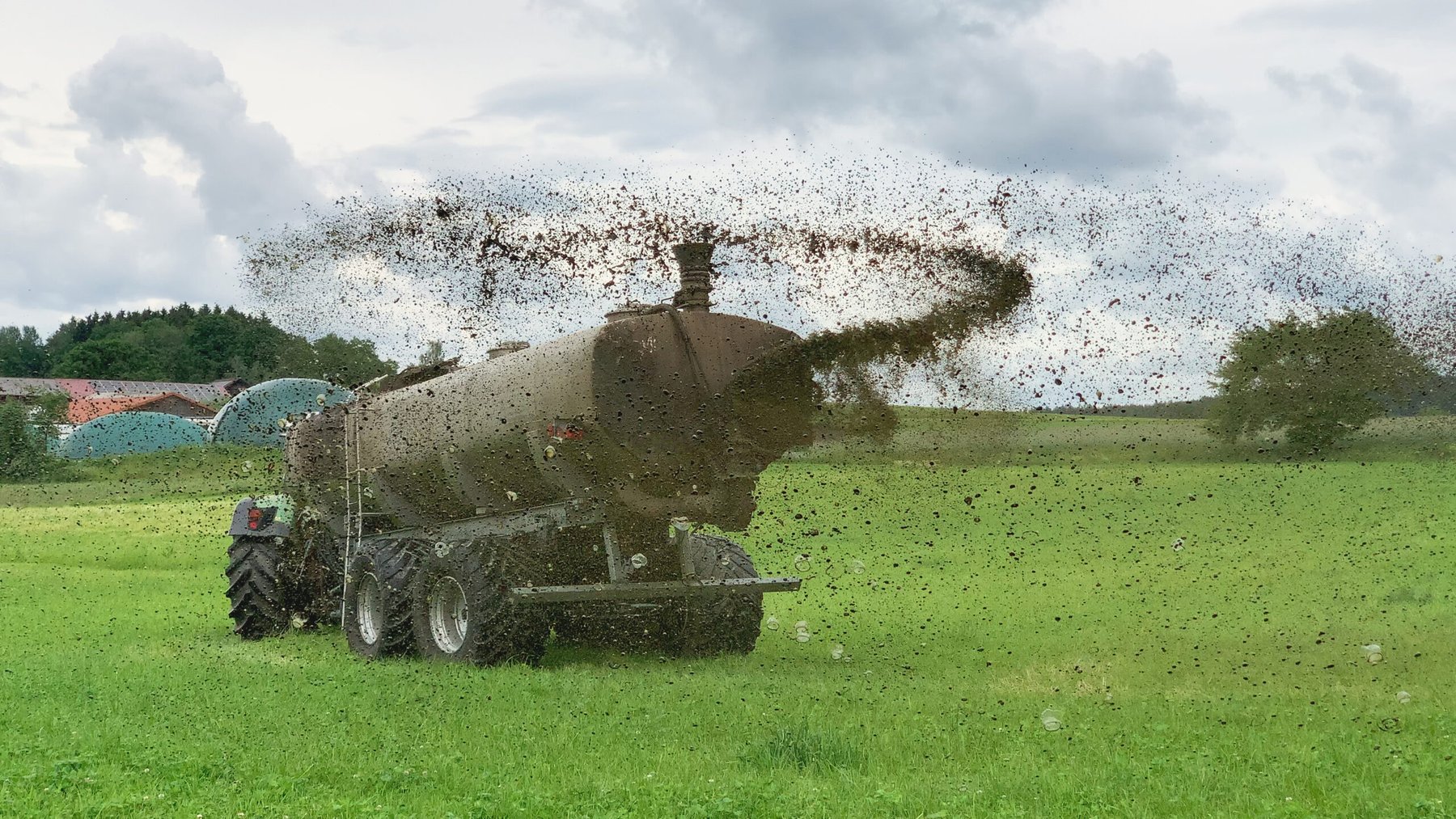 Farmers worldwide turn to manure and urine as synthetic nitrogen prices surge
