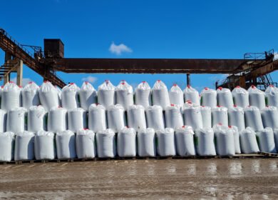 Global urea prices retreat as Brazil cuts purchases and 1.24 million tonnes remain stranded in Persian Gulf