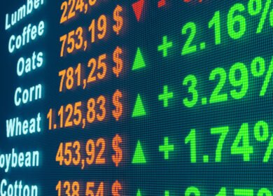 Urea futures slide to $416/t, down 28% on the month as oversupply weighs