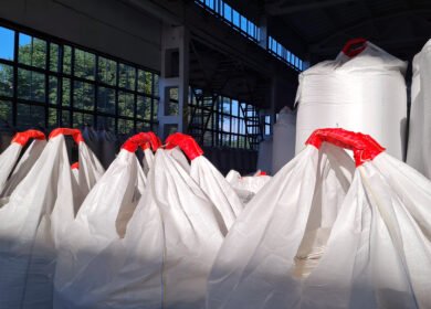 U.S. retail fertilizer prices stay stubbornly high as Hormuz wholesale correction stalls at the farm gate