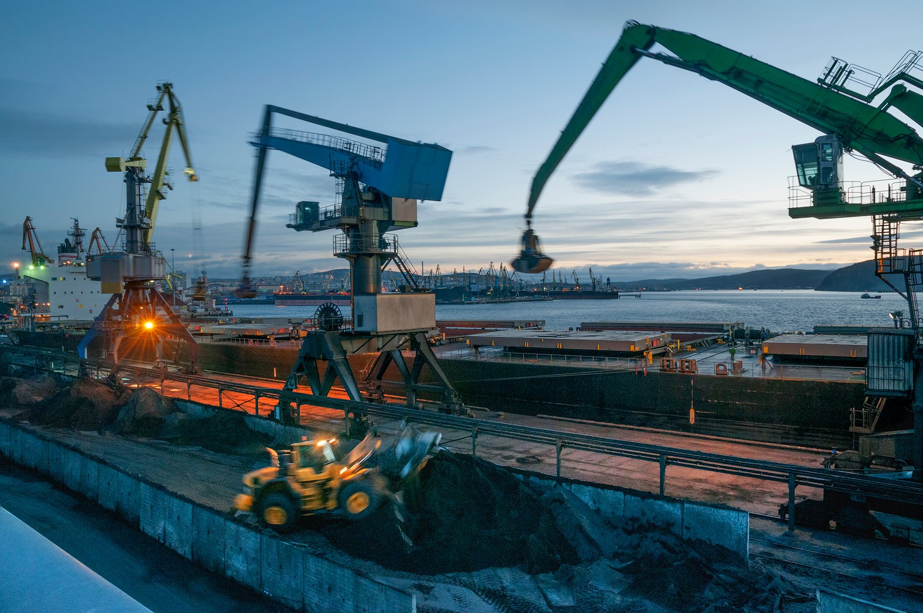 China extends phosphate export curbs through August 2026 as Russia holds fertilizer quotas