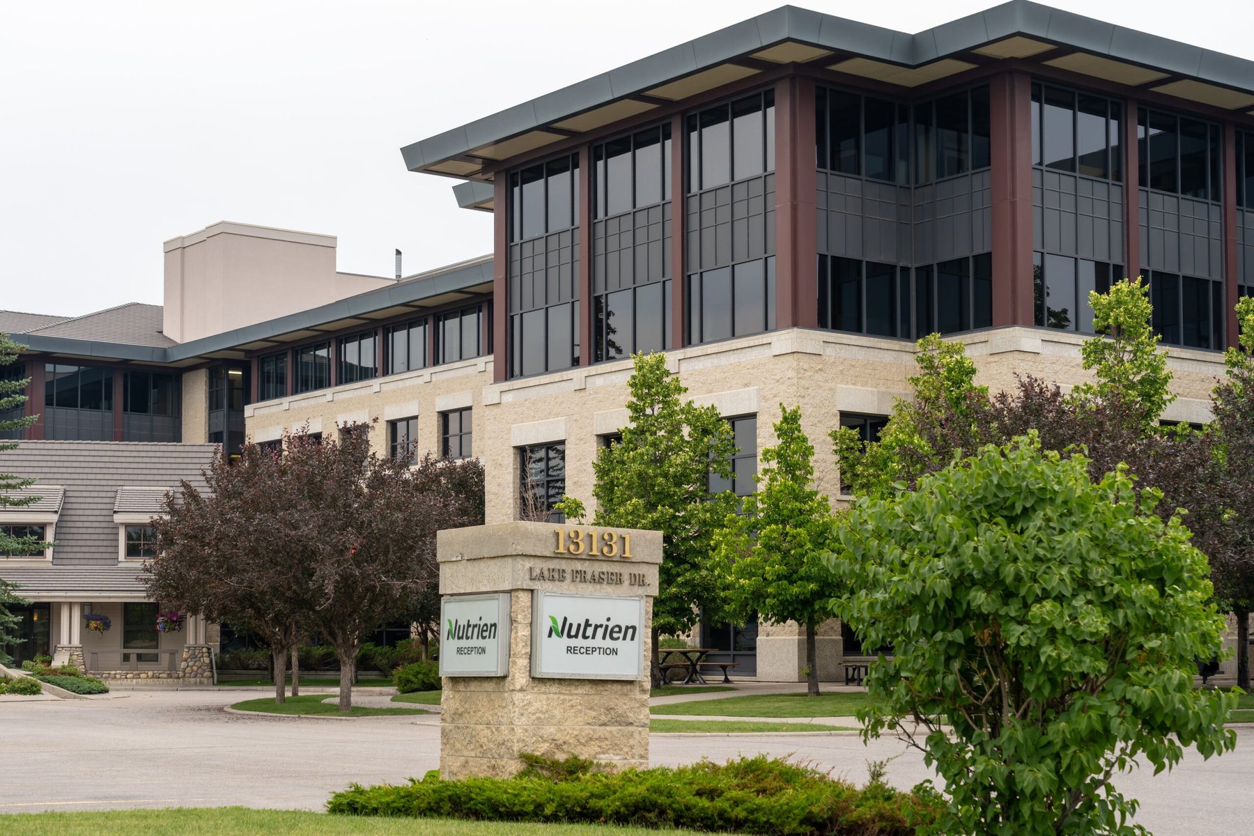Nutrien weighs phosphate future as sulfur costs push Q2 margins negative