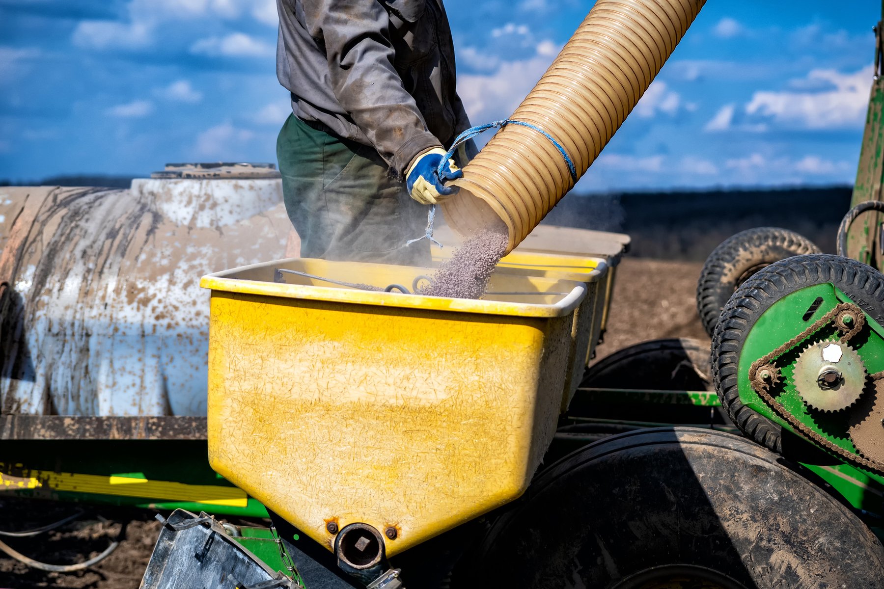 Brazil phosphate shortage deepens as sulfur squeeze idles plants and H1 deliveries fall 5.4%