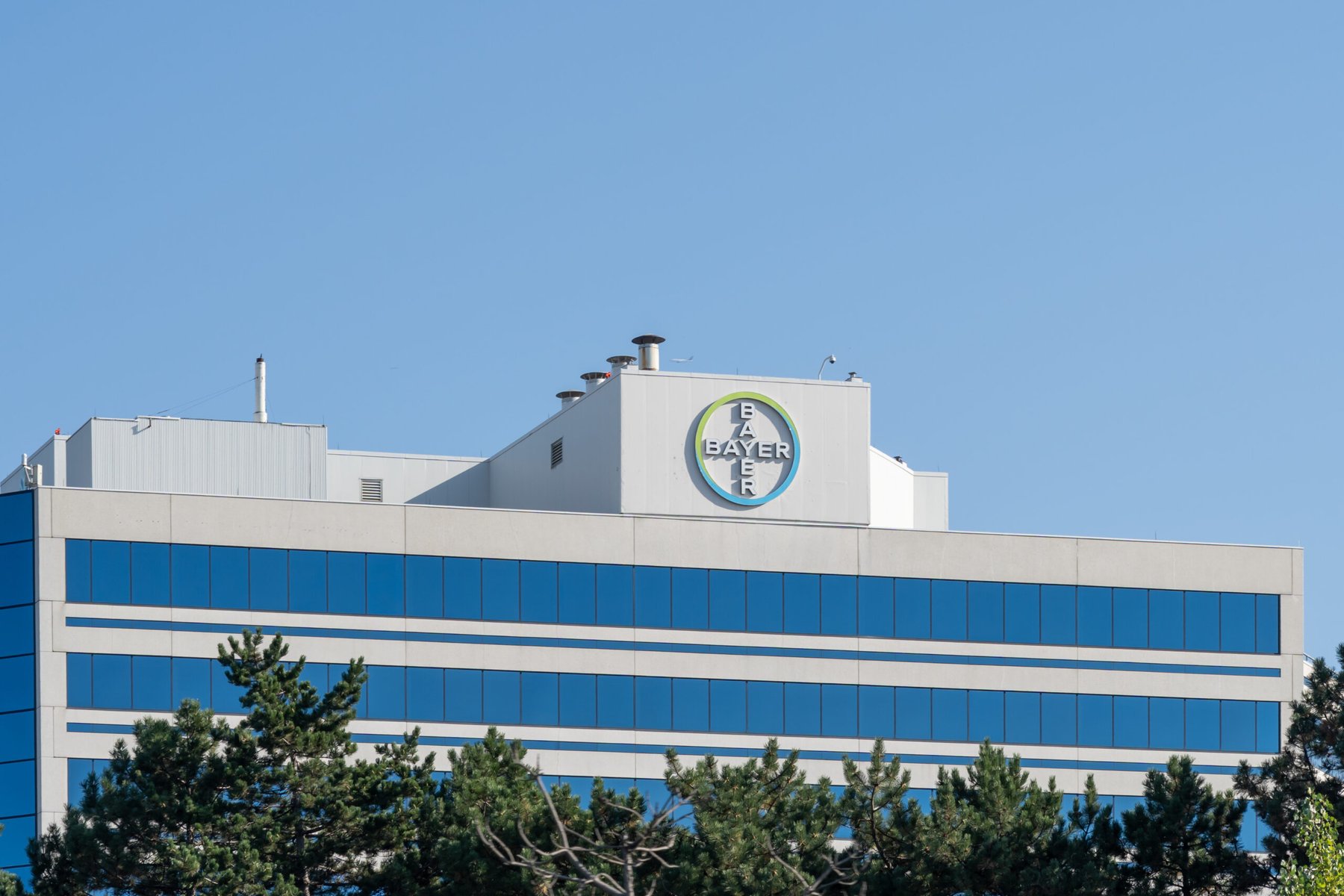 Bayer launches 10-year blockbuster wave with Plenexos insecticide and Vyconic 5-herbicide soy trait