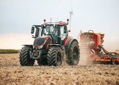 Valtra unveils 6th-generation T Series with new engine, digital controls and farm connectivity