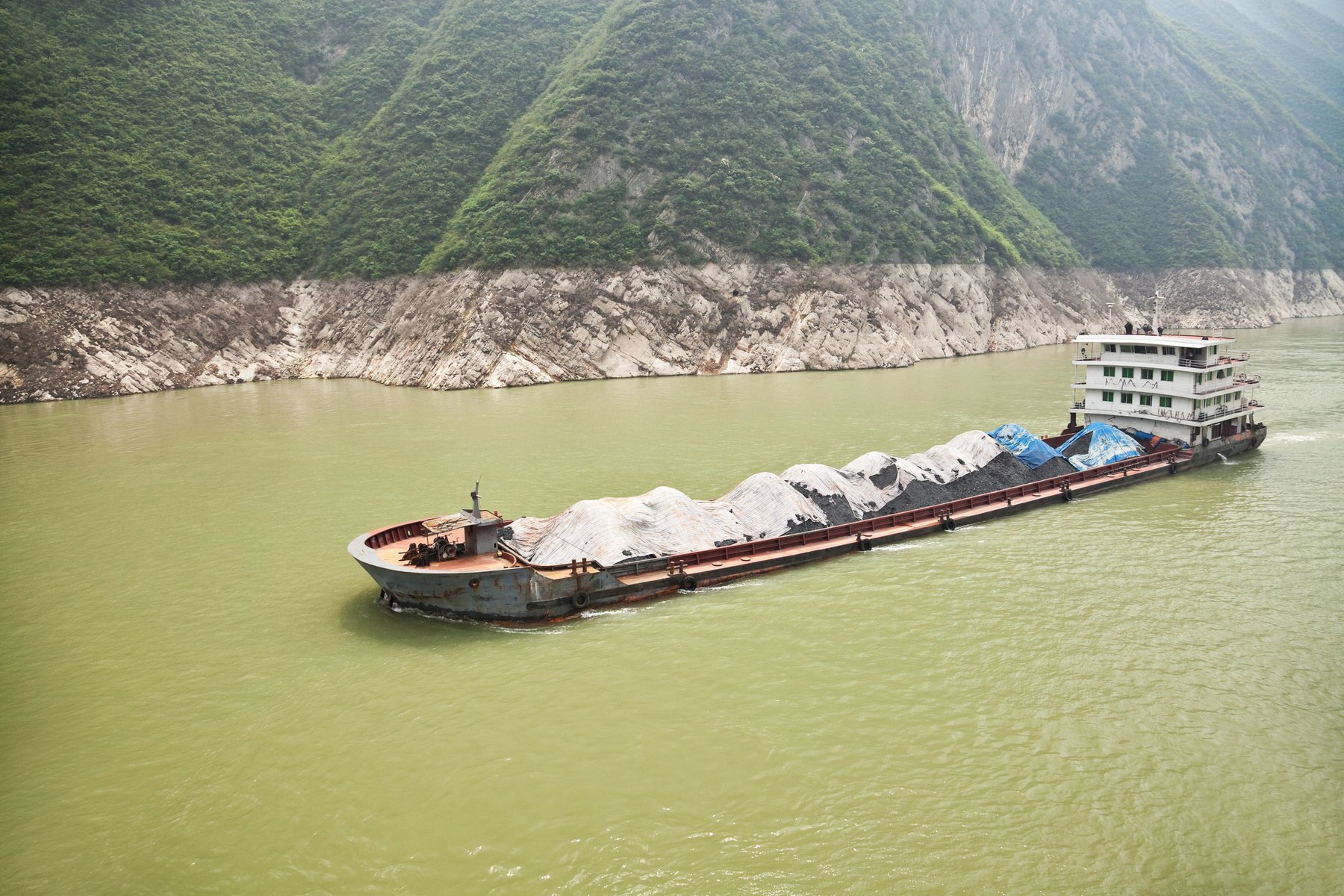 China phosphate exports collapse to near zero in 2026 as sulfur squeeze bites, Argus sees 2mt rebound